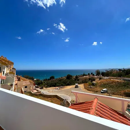Elegant 3 Bedroom In Torrequebrada Apartment